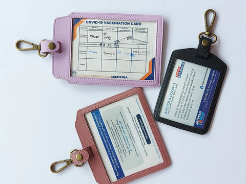 Vaccination card holder