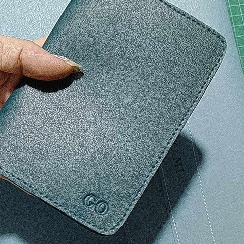 Passport holder W/O Clip